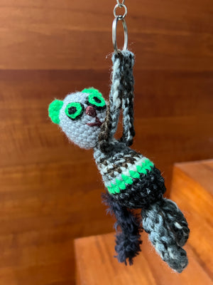 Breloczek szydełkowy kot Neonek - ręcznie robiony handmade z włóczki, unikatowe rękodzieło
