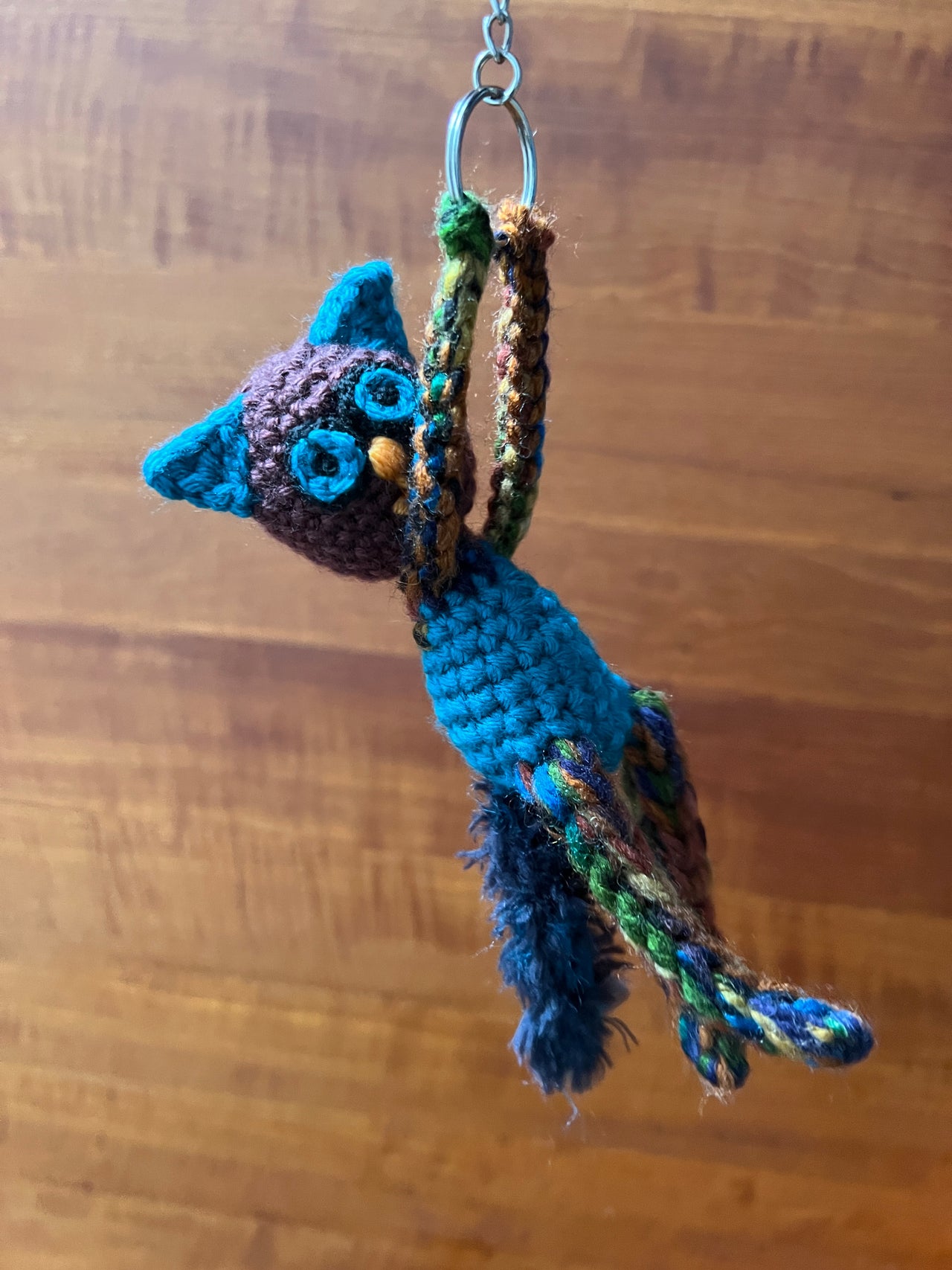 Breloczek szydełkowy kot Szafirek - ręcznie robiony handmade z włóczki, unikatowe rękodzieło